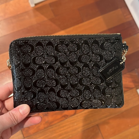 Coach wristlet - Picture 3 of 3